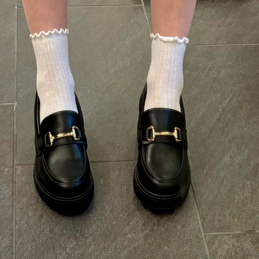 Elegant Black Loafers for Women